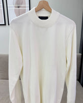Offwhite half collar pullover