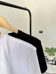 Black basic t-shirt