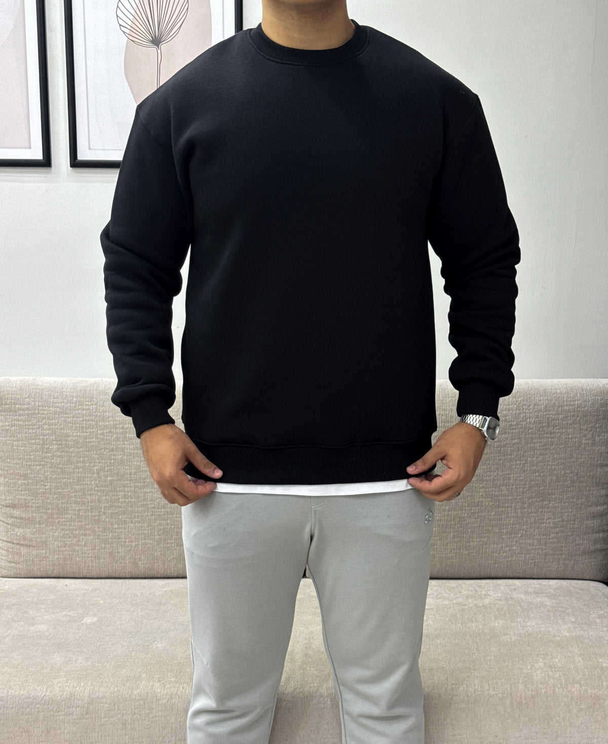 Black round relaxed fit sweatshirt