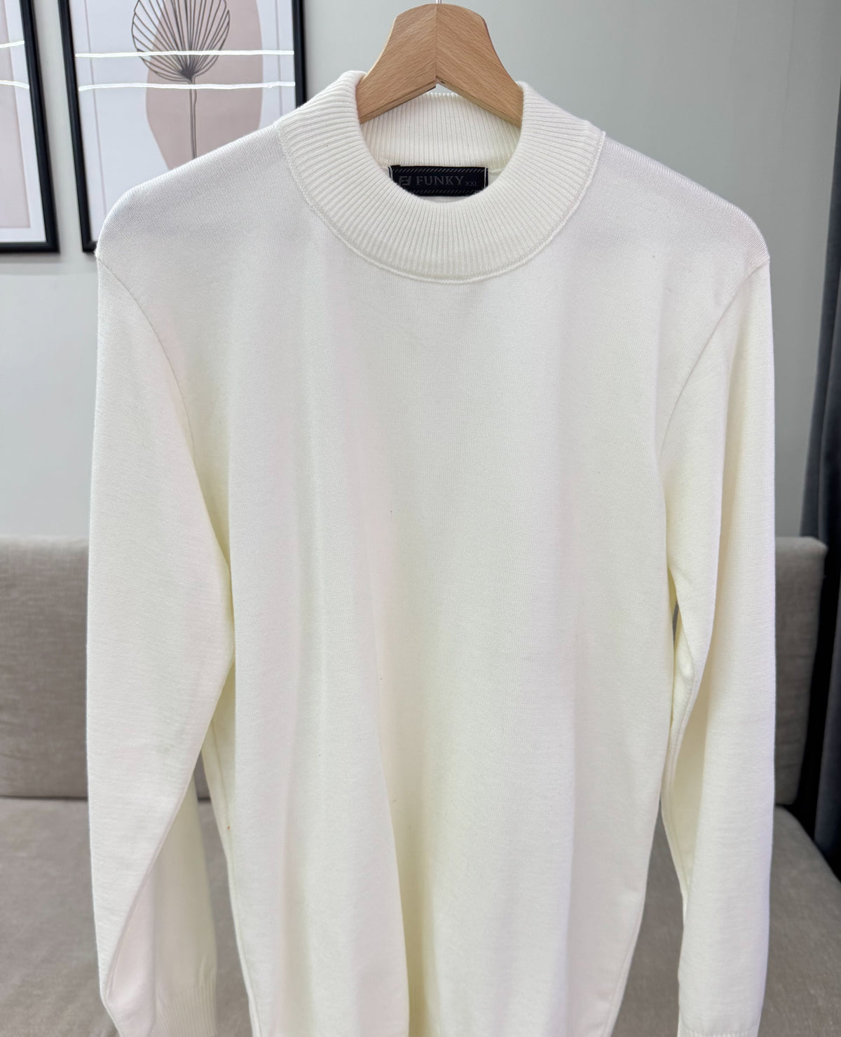 Offwhite half collar pullover