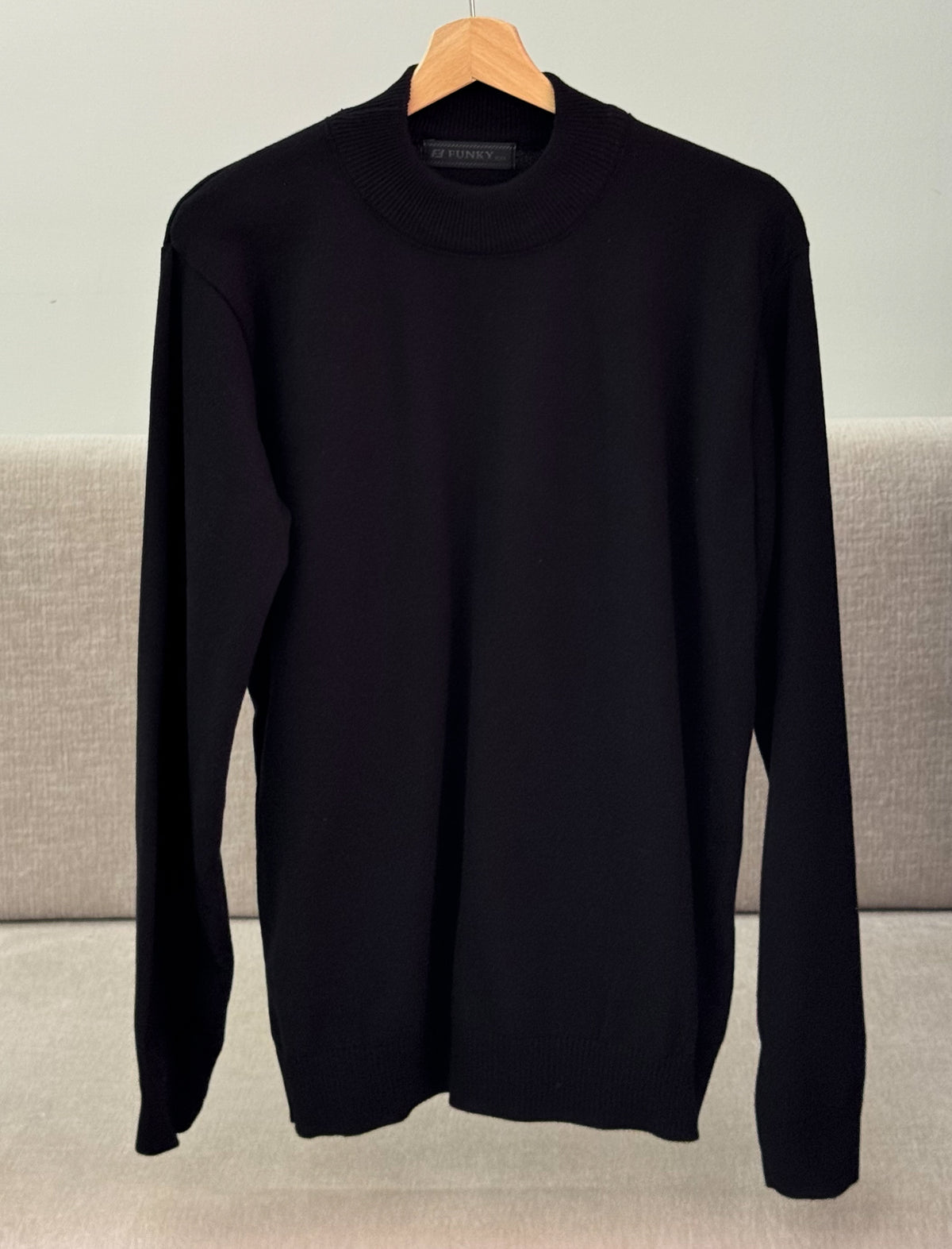 Black half collar pullover